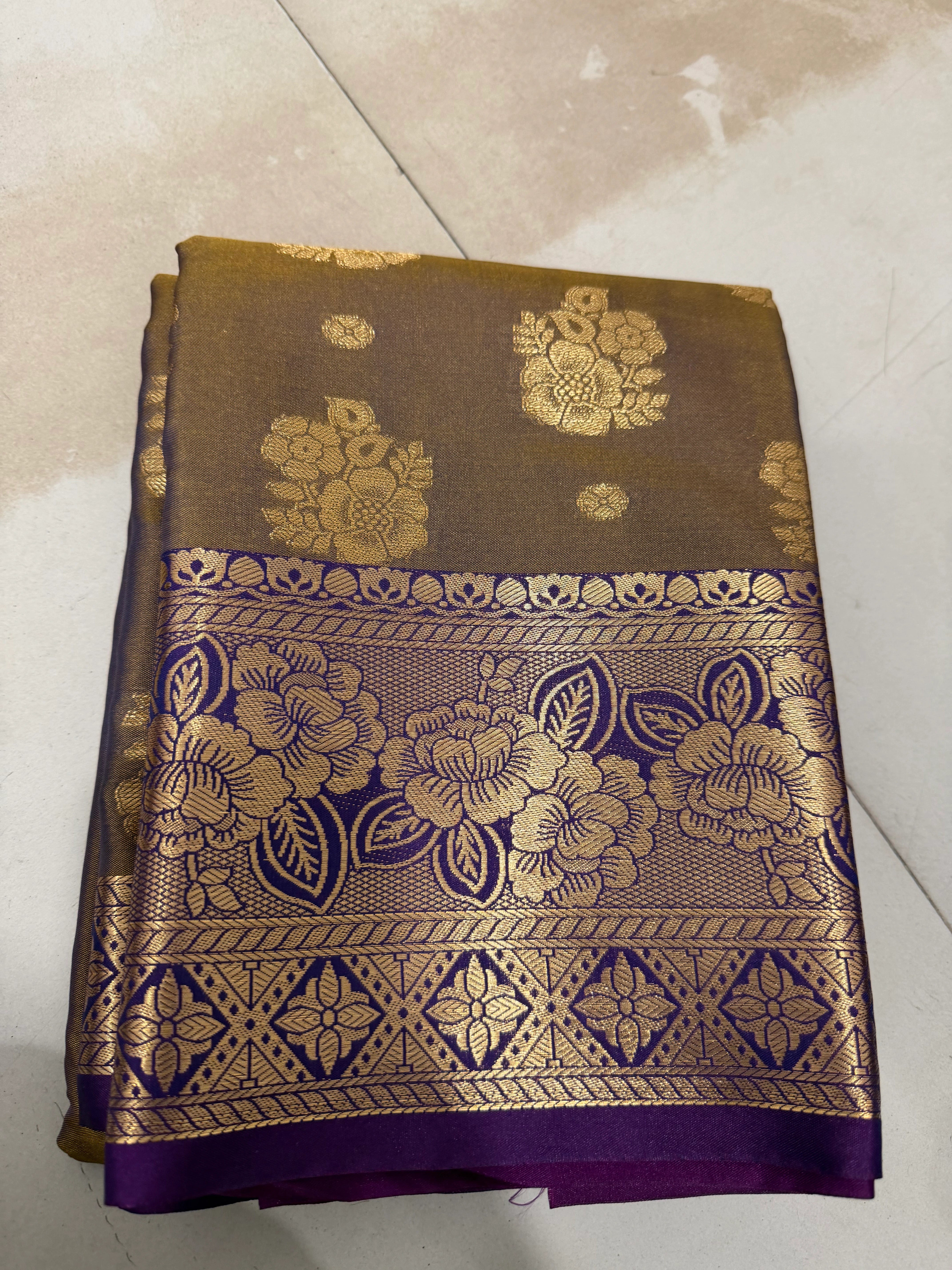 Woven South Indian Kanjivaram Silk Saree for Wedding Party Wear with Gold,Purple Zari Border