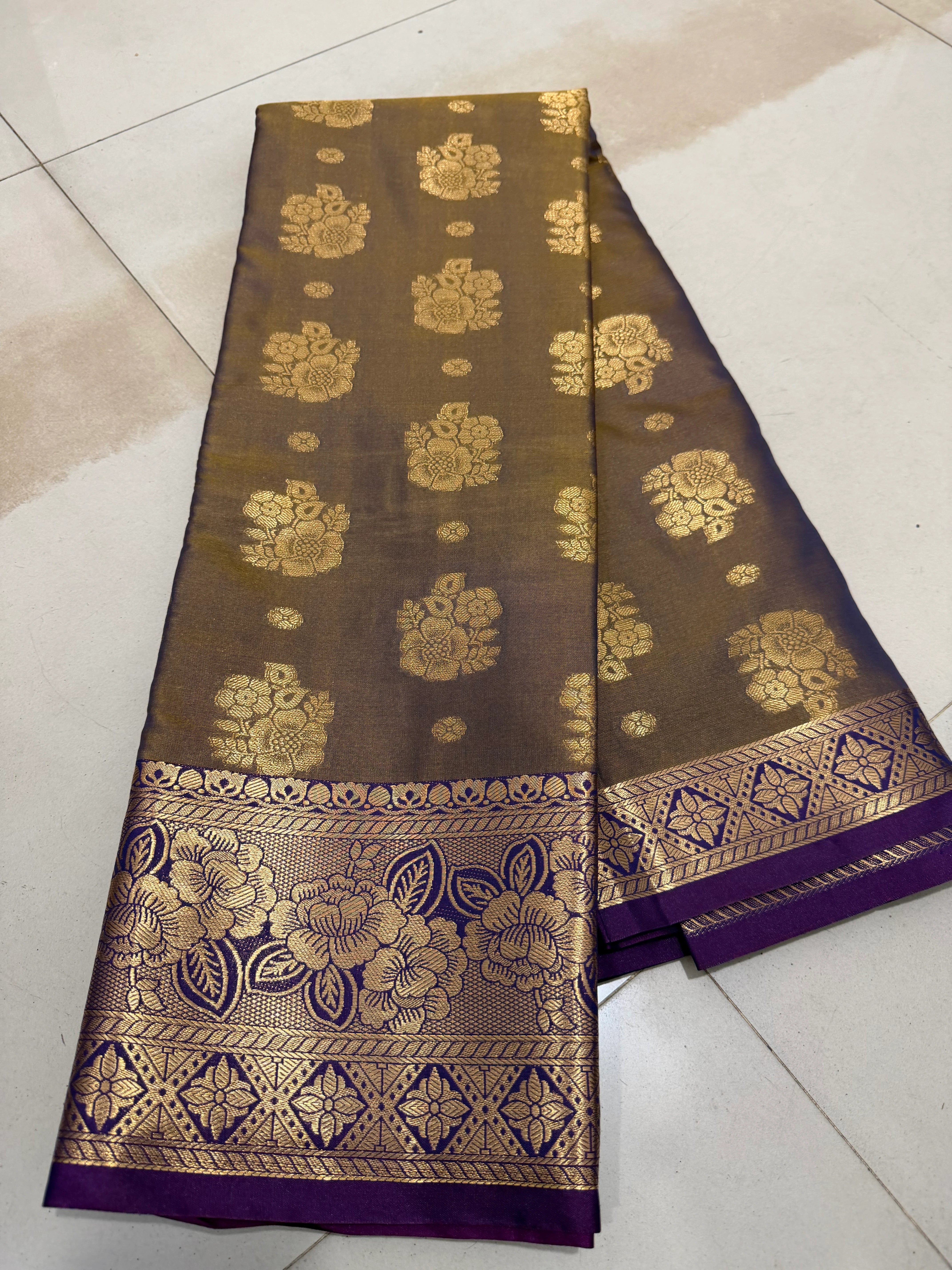 Woven South Indian Kanjivaram Silk Saree for Wedding Party Wear with Gold,Purple Zari Border
